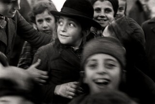 Roman Vishniac, Jewish school children, Mukačevo, c.1935-38© Mara Vishniac Kohn. Courtesy International Center of Photography. On display at Jewish Museum London.