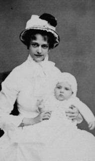 Mabel and Millicent Todd (1880)