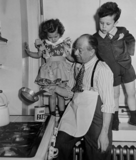 Bert Lahr – the Cowardly Lion – pretends to cook for his children