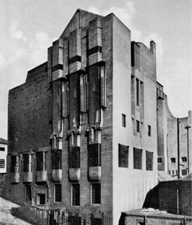 The Scott Street exterior of the west wing of Glasgow School of Art in 1933.