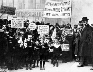 A demonstration in favour of the rent strike, 1915